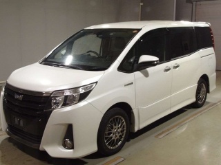 TOYOTA NOAH 2016