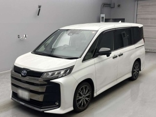 TOYOTA NOAH 2022