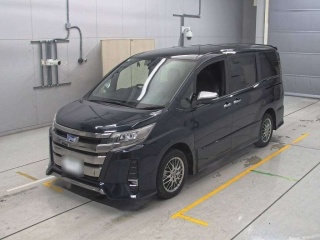 TOYOTA NOAH 2021