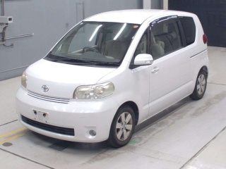 TOYOTA PORTE 2011