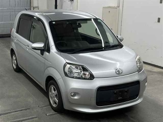 TOYOTA PORTE 2015
