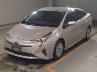 TOYOTA PRIUS 2016