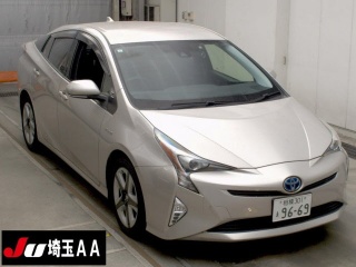 TOYOTA PRIUS 2017