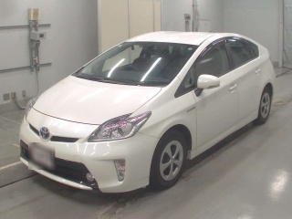 TOYOTA PRIUS 2013