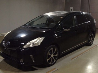 TOYOTA PRIUS ALPHA 2012