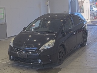 TOYOTA PRIUS ALPHA 2014