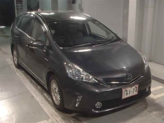TOYOTA PRIUS ALPHA 2012