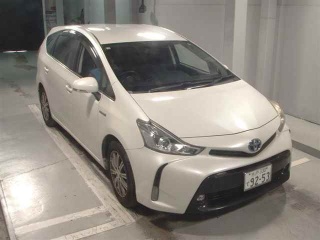 TOYOTA PRIUS ALPHA 2014