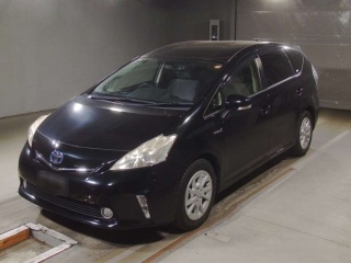 TOYOTA PRIUS ALPHA 2013