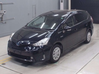 TOYOTA PRIUS ALPHA 2015