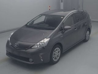 TOYOTA PRIUS ALPHA 2014