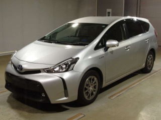 TOYOTA PRIUS ALPHA 2016