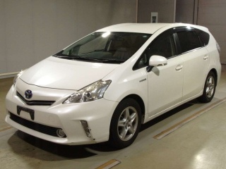 TOYOTA PRIUS ALPHA 2014