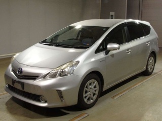 TOYOTA PRIUS ALPHA 2012