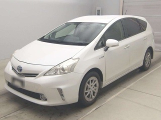 TOYOTA PRIUS ALPHA 2014