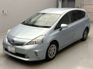 TOYOTA PRIUS ALPHA 2011