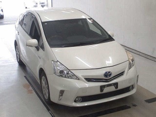 TOYOTA PRIUS ALPHA 2015