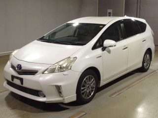 TOYOTA PRIUS ALPHA 2012