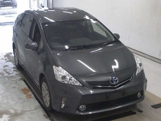 TOYOTA PRIUS ALPHA 2014