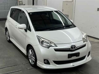 TOYOTA RACTIS 2011