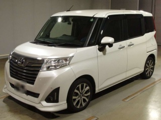 TOYOTA ROOMY 2017