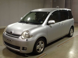TOYOTA SIENTA 2010