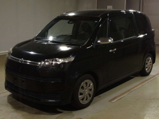 TOYOTA SPADE 2017
