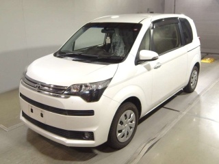 TOYOTA SPADE 2014