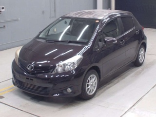 TOYOTA VITZ 2013