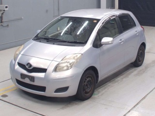 TOYOTA VITZ 2010