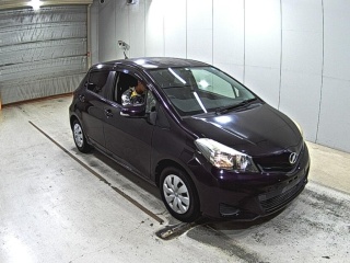 TOYOTA VITZ 2013