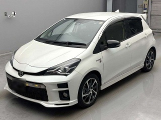 TOYOTA VITZ 2019