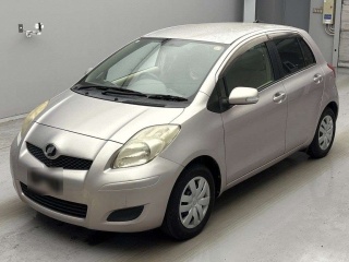 TOYOTA VITZ 2010