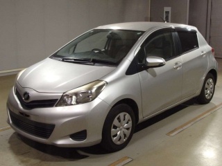 TOYOTA VITZ 2011