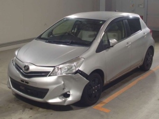 TOYOTA VITZ 2013