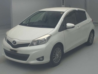 TOYOTA VITZ 2013
