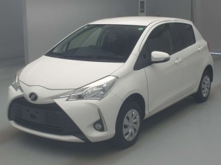TOYOTA VITZ 2018