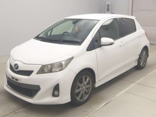 TOYOTA VITZ 2012