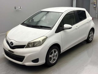 TOYOTA VITZ 2012