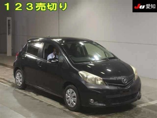TOYOTA VITZ 2013