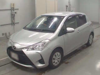 TOYOTA VITZ 2018