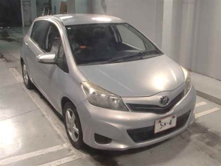 TOYOTA VITZ 2012