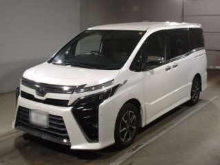 TOYOTA VOXY 2018