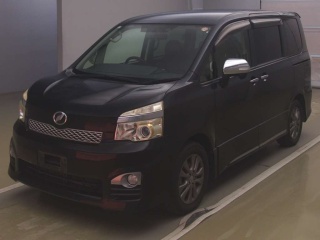 TOYOTA VOXY 2013