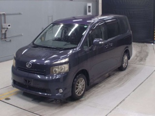 TOYOTA VOXY 2009