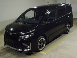 TOYOTA VOXY 2015