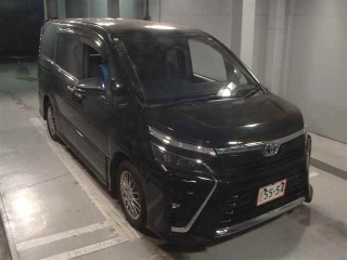 TOYOTA VOXY 2020