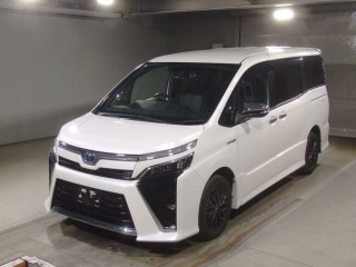 TOYOTA VOXY 2019