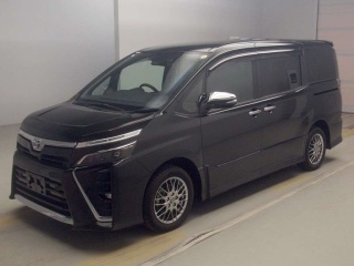 TOYOTA VOXY 2021