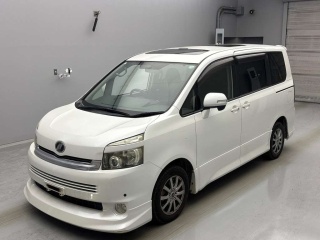 TOYOTA VOXY 2009